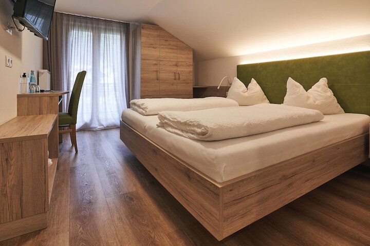 Room 4 of 41
