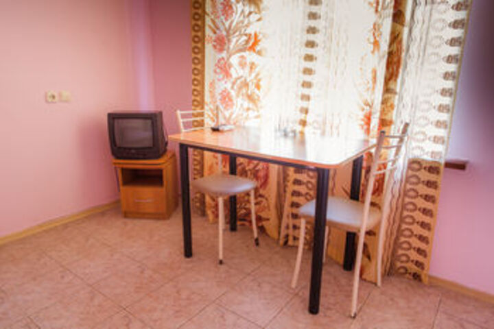 Room 32 of 80