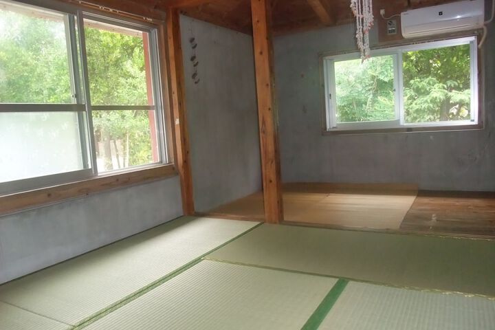 Room 4 of 11
