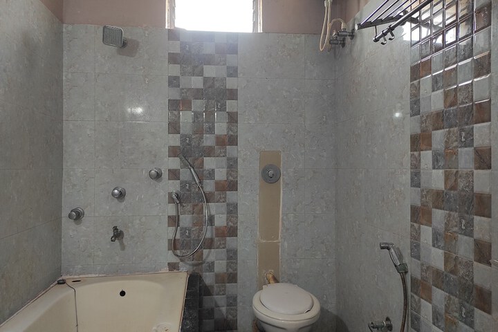 Room 16 of 25