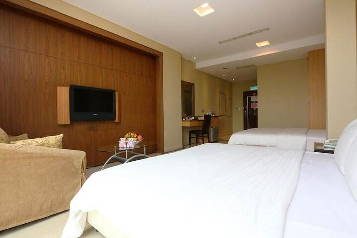 Room 50 of 79