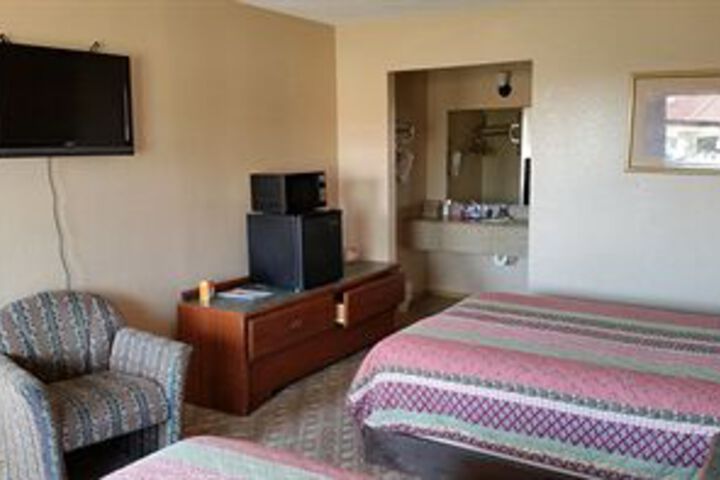 Hotel Suite Photo