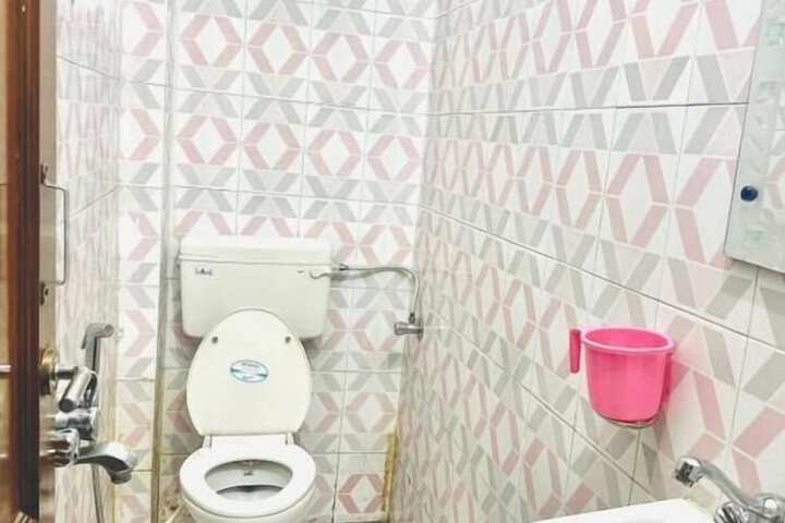 Room 13 of 17