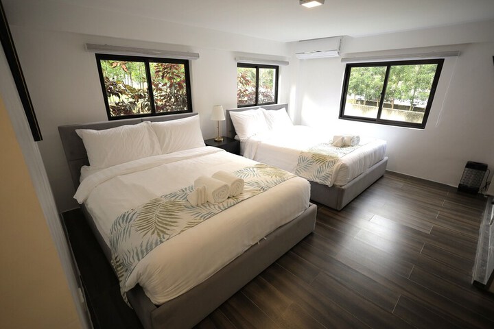 Room 10 of 62