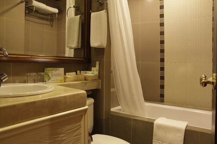 Room 21 of 53
