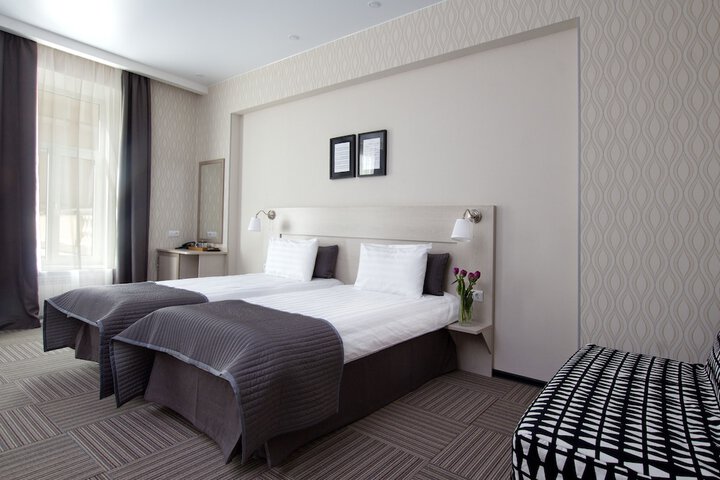 Room 5 of 80
