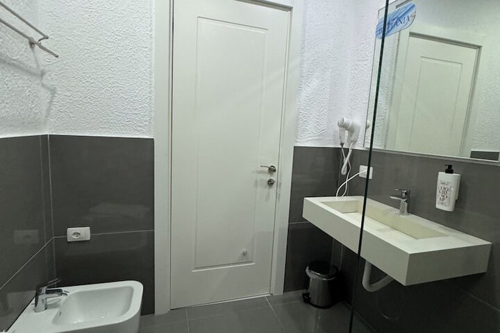 Room 129 of 191