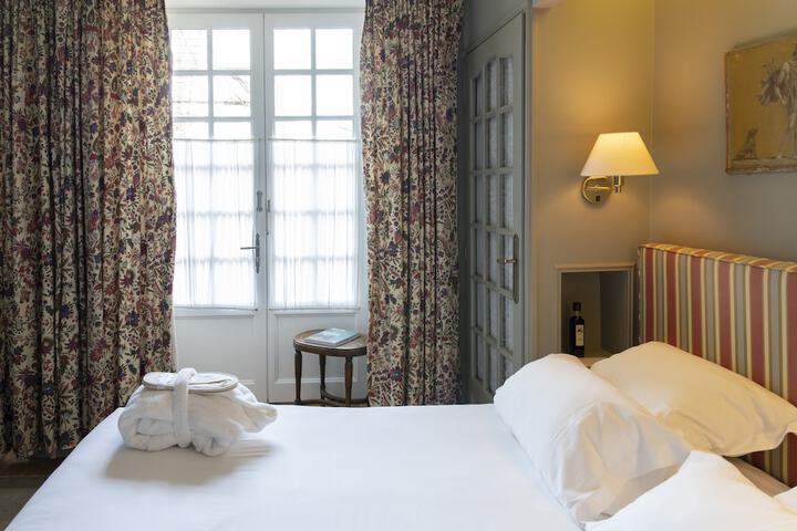 Room 13 of 40