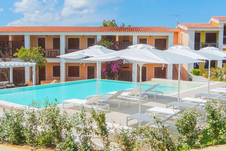 Hotel with Pool