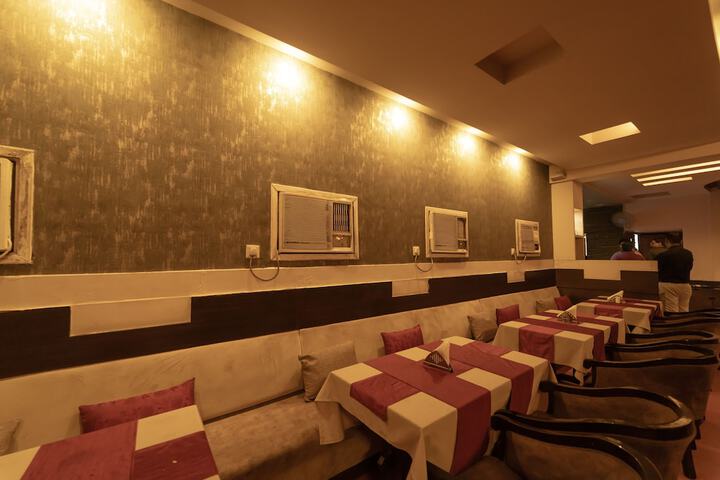 Lounge 51 of 69