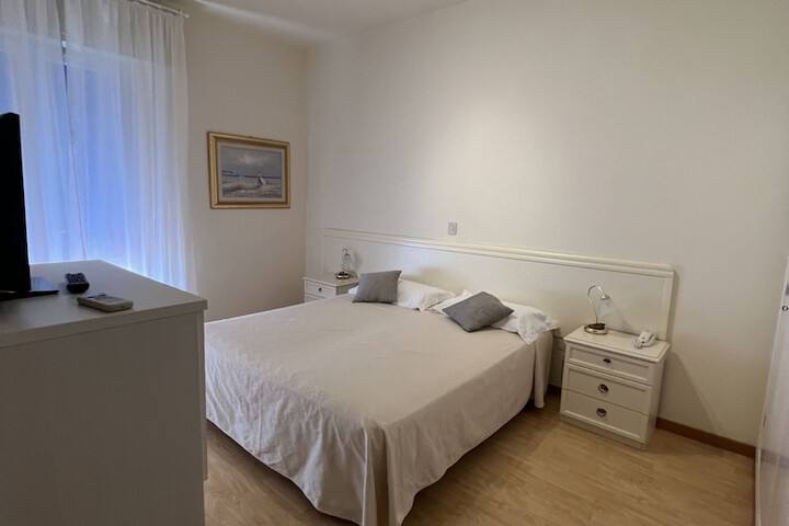 Room 34 of 154