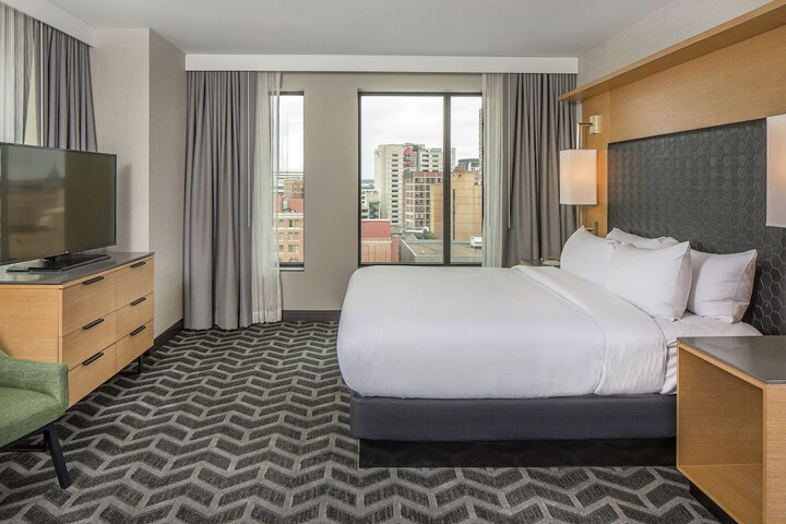 Room 22 of 63