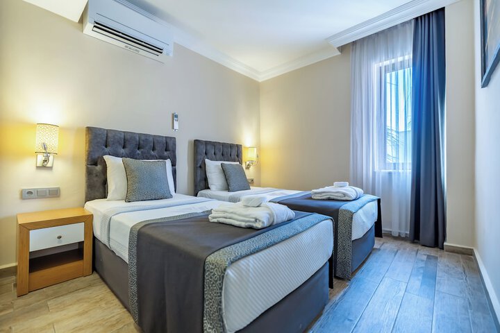 Room 30 of 252