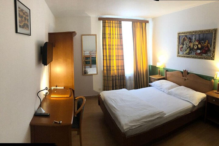 Room 14 of 69