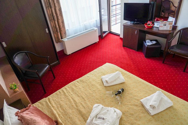 Room 12 of 46