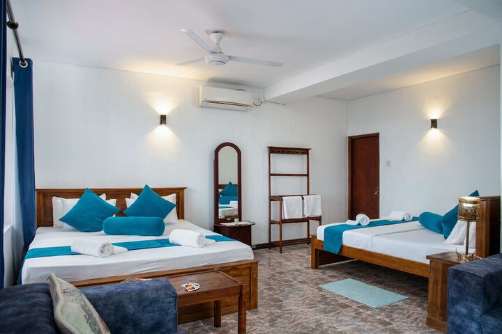 Room 2 of 25