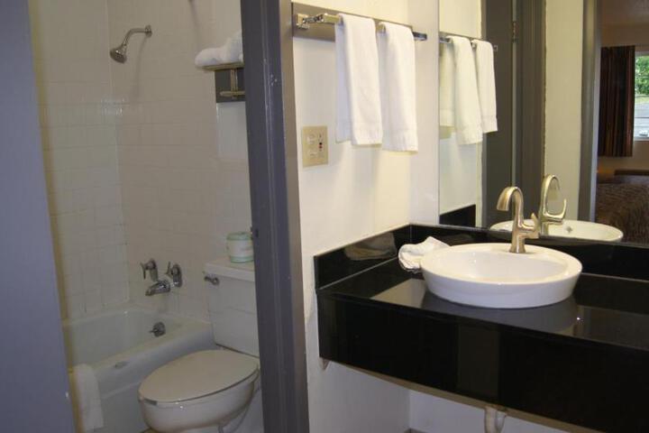 2 Double Beds (2 of 5)