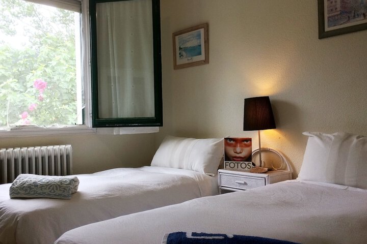Room 4 of 12