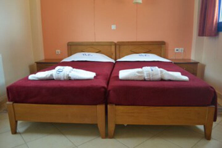 Room 45 of 120