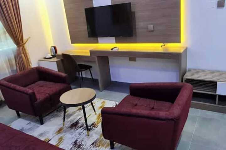 Room 22 of 39