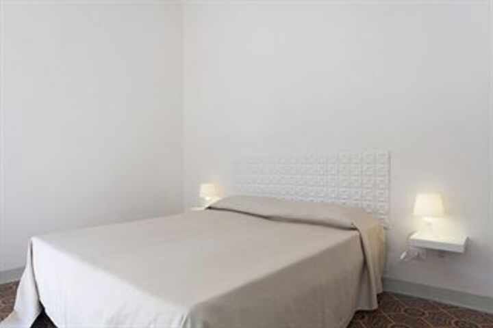 Room 26 of 71