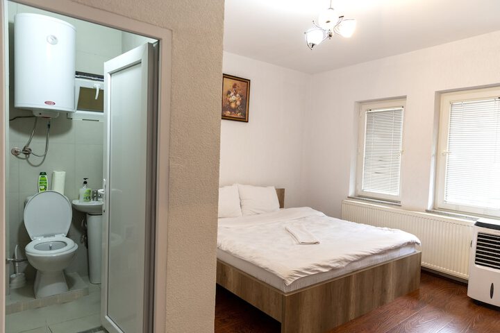 Room 3 of 17