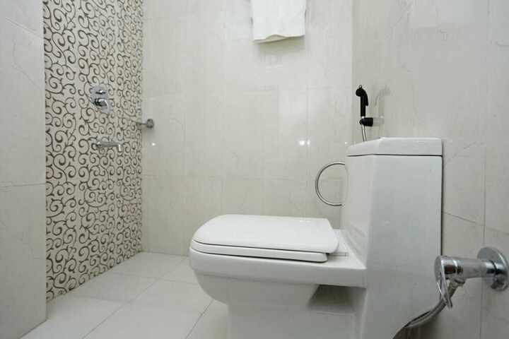 Room 12 of 12