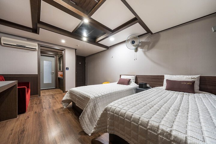 Room 14 of 34