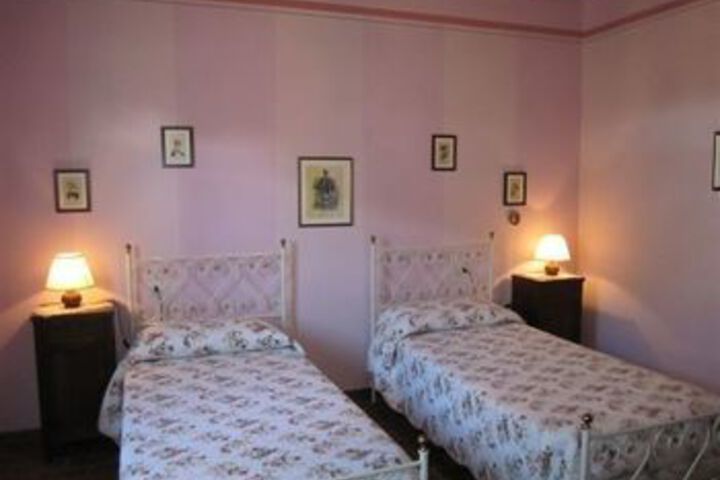 Room 18 of 33