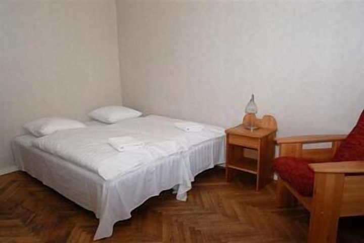 Room 17 of 40
