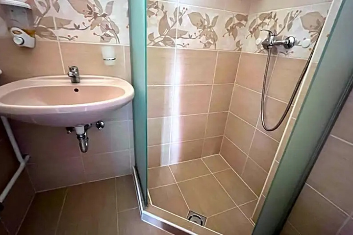 Room 7 of 19