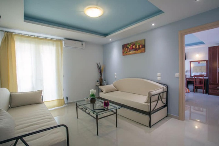 Room 11 of 27