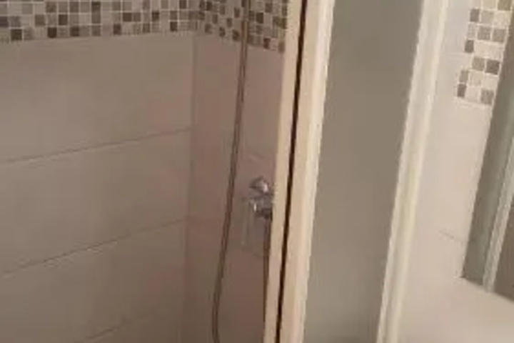 Room 7 of 19