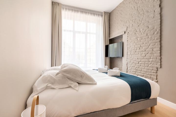 Room 10 of 80