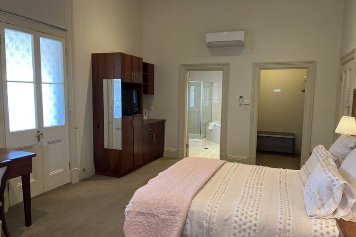 Room 8 of 39