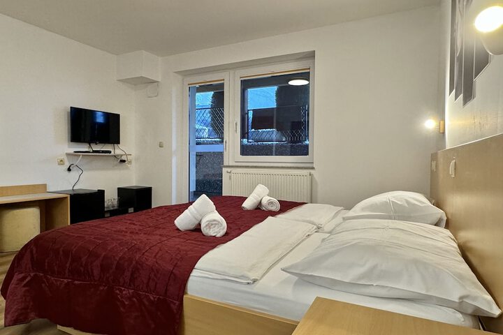 Room 26 of 125