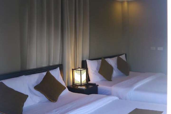 Room 15 of 32