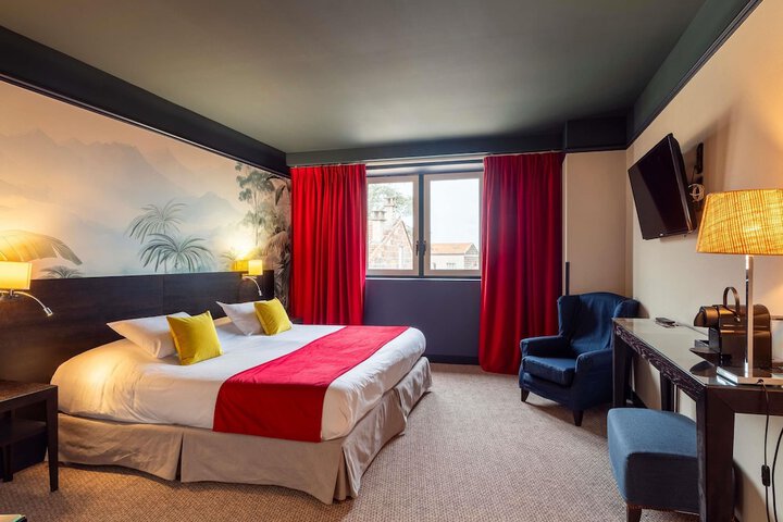 Room 28 of 195