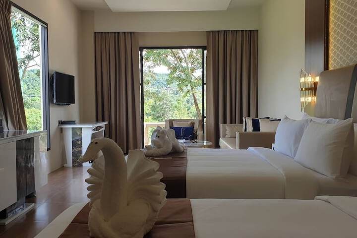 Room 17 of 28