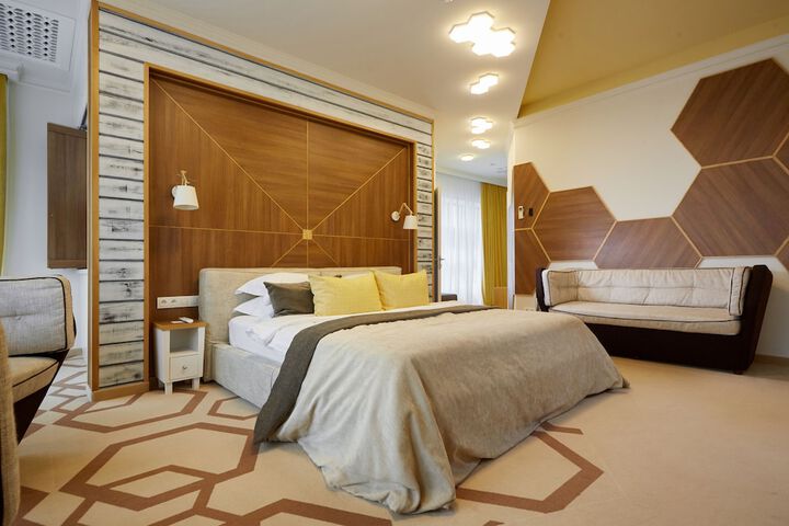 Room 27 of 115