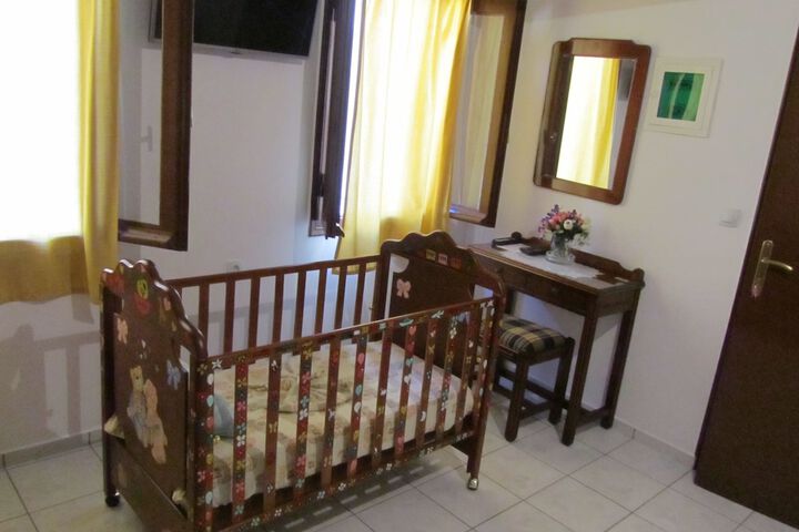 Room 8 of 81