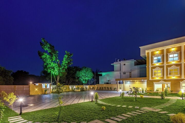 Hotel Exterior 33 of 33