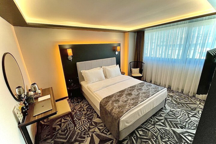 Room 13 of 47