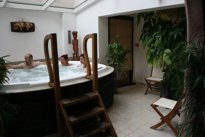 Spa 55 of 76