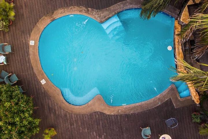 Pool 16 of 32