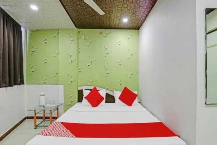 Room 8 of 14