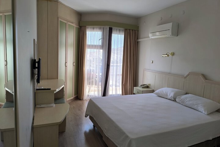 Room 7 of 30