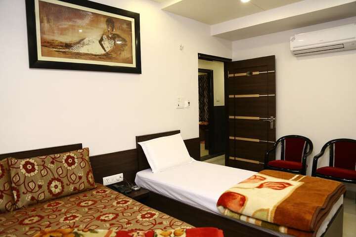 Room 15 of 31