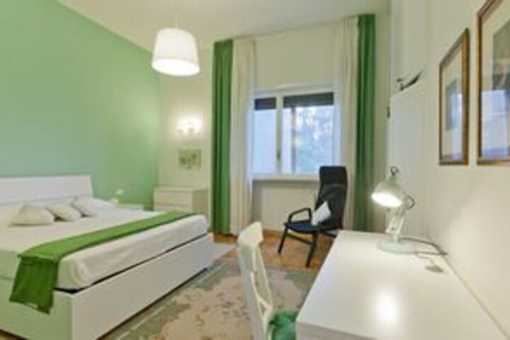 Room 8 of 16