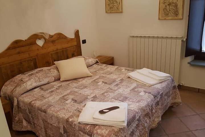 Room 27 of 161